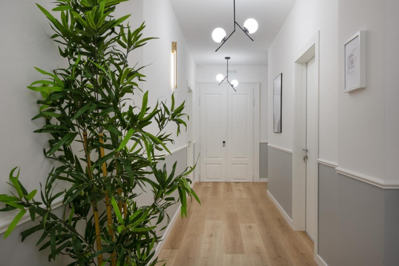 Trieste Timeless 2-Bedrooms Flat المظهر الخارجي الصورة